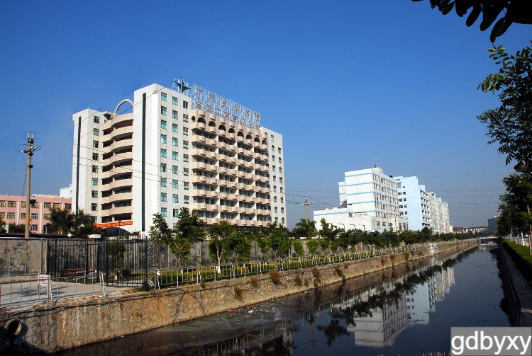 白云工商技师学院是公办还是民办插图